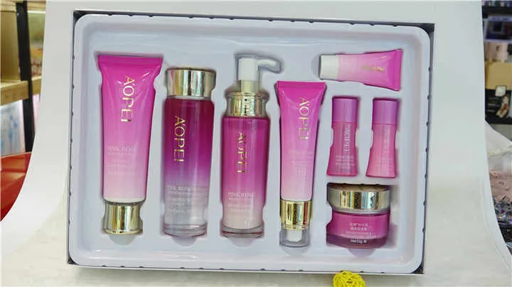 العناية بالبشره مرطب الوجه - Skin care facial moisturizer