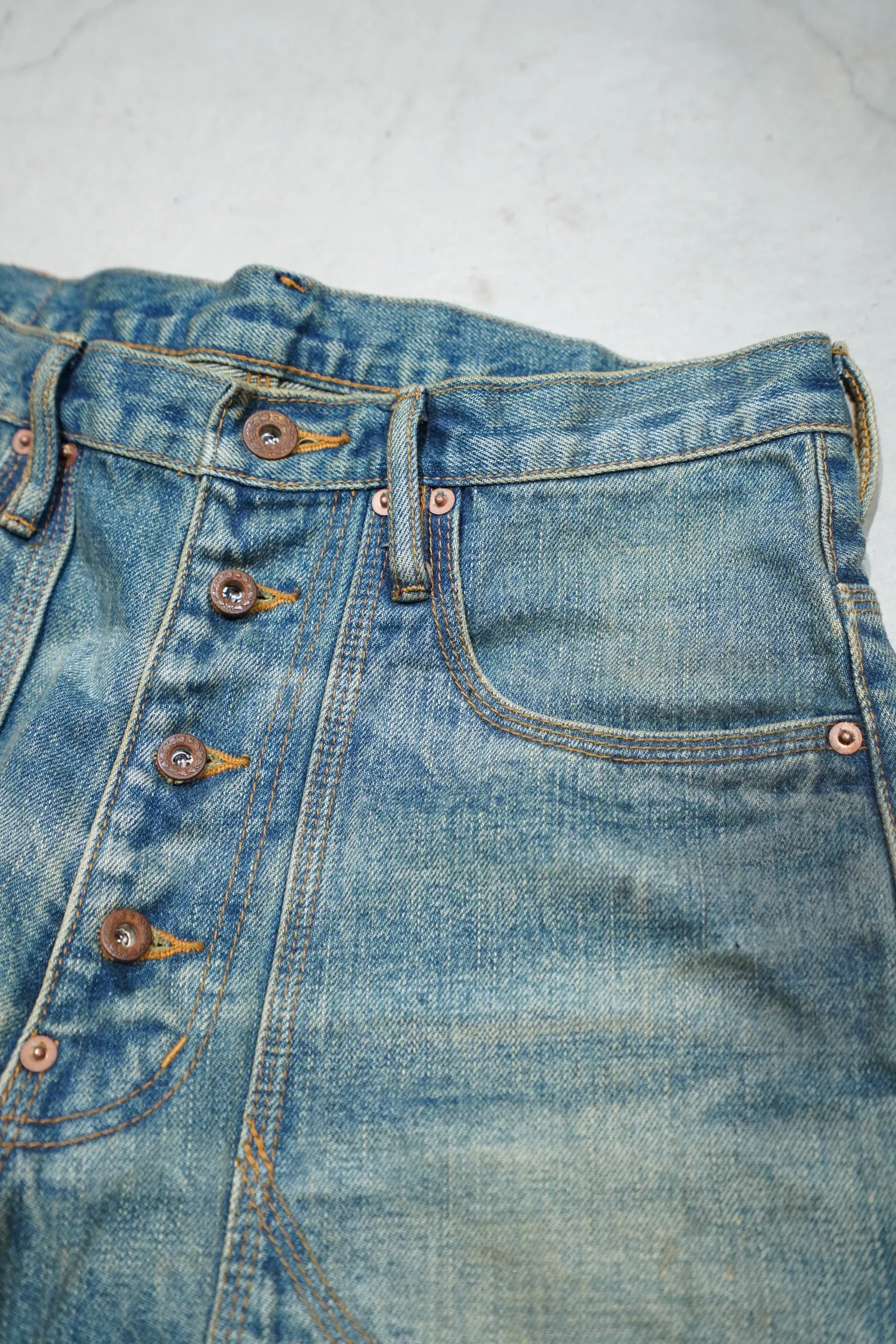 SUGARHILL OILED FADE DOUBLE KNEE DENIM PANTS